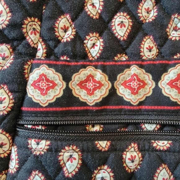 Vera Bradley Crossbody Bag with Front Zippered pocket. EUC - Picture 9 of 16
